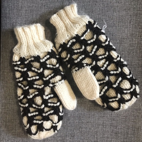 Artisan Hand-knit Mittens - Picture 2 of 2